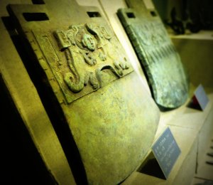 An axe to grind, Lady Hao's tomb